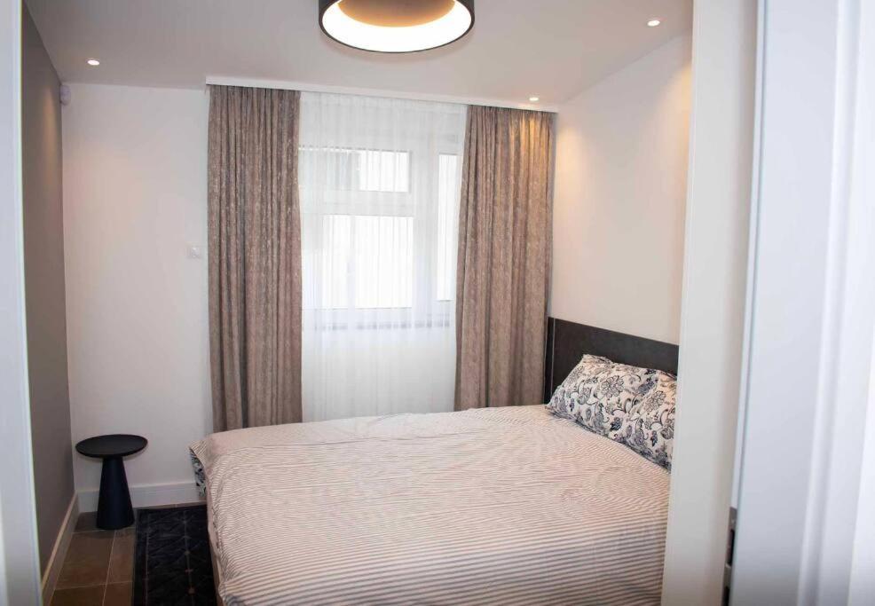 Luxury Cozy 2 Bdr Downtown Apt.7 부다페스트 외부 사진